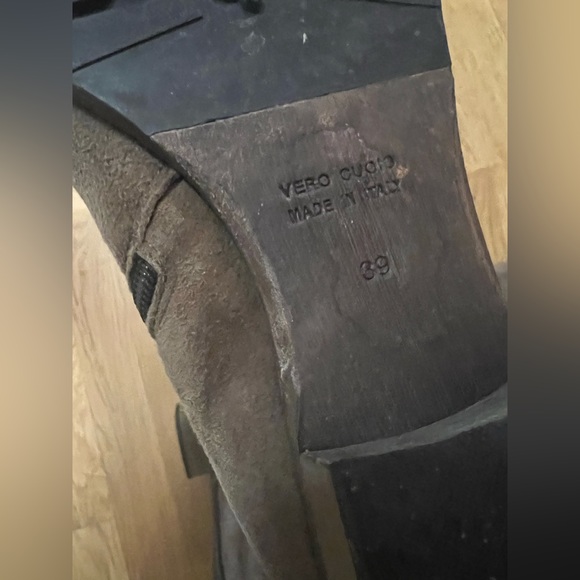 Suede up to knee boots - Picture 3 of 5